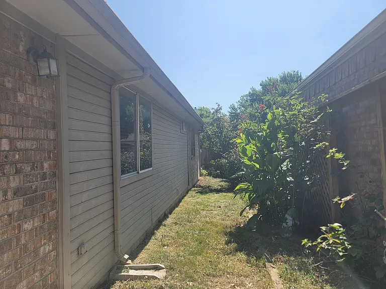 8432 Grand Canyon Dr — Photo 17