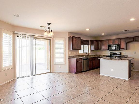 5th image of 12522 N 142nd Ln