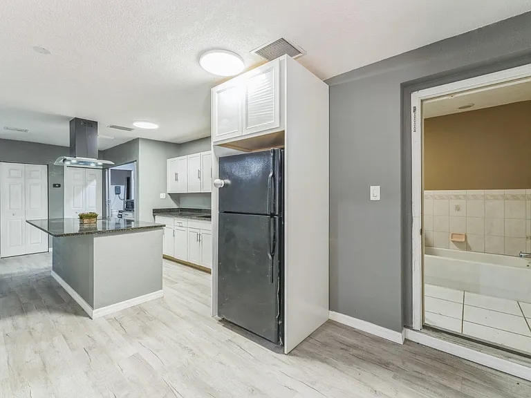 465 Rio Grande Ln #B — Photo 21