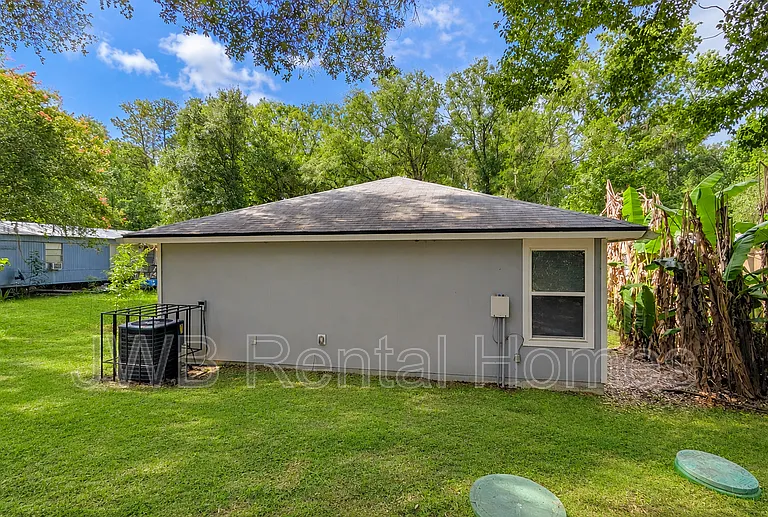 8727 Osteen St — Photo 12