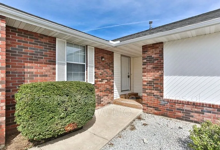 3383 S Parkmont Ct — Photo 1