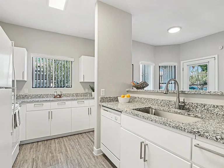 The Cove Apartments — Photo 21