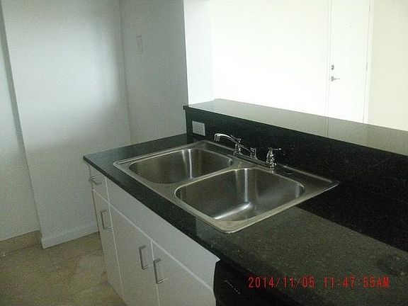4th image of 1625 Kennedy Cswy APT 501E