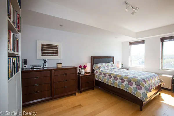 Sold by Garfield Realty  | media 22