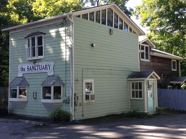 5 Academy St, New Paltz, NY 12561