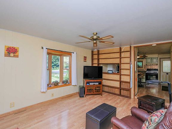 5th image of 8979 W South Ave