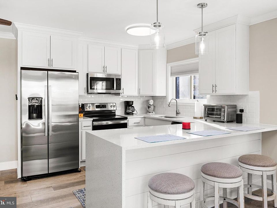 1st image of 9 64th St #304
