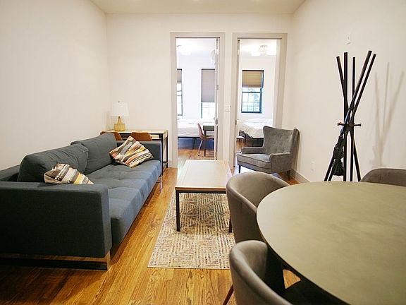 4th image of 274 Chauncey St #3C