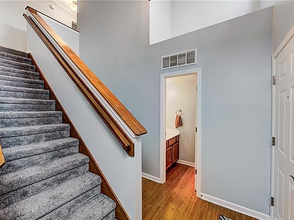 3rd image of 3634 Homestead Cir W