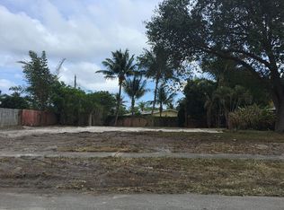 990 NE 2nd Ter, Boca Raton, FL 33432