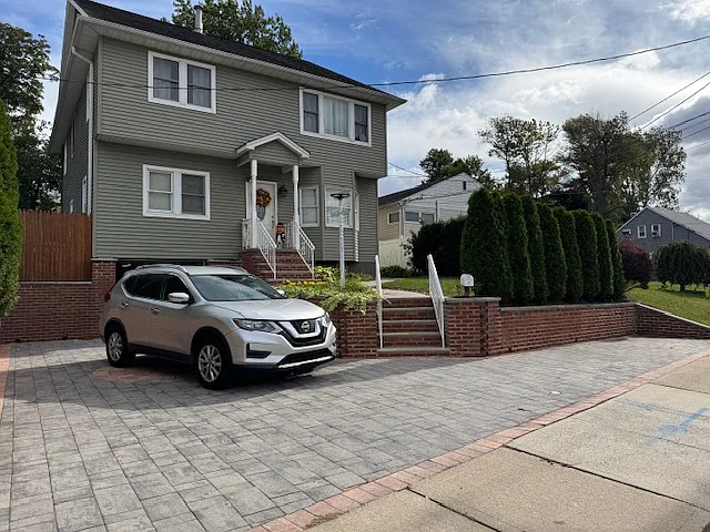 140 River Rd — Photo 1