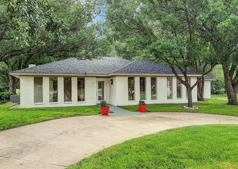 1st image of 31 Quiet Wind Dr