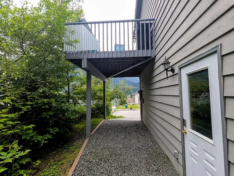 2981 Foster Ave — Photo 39