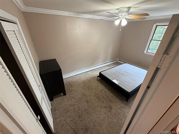 5th image of 928 Connetquot Avenue