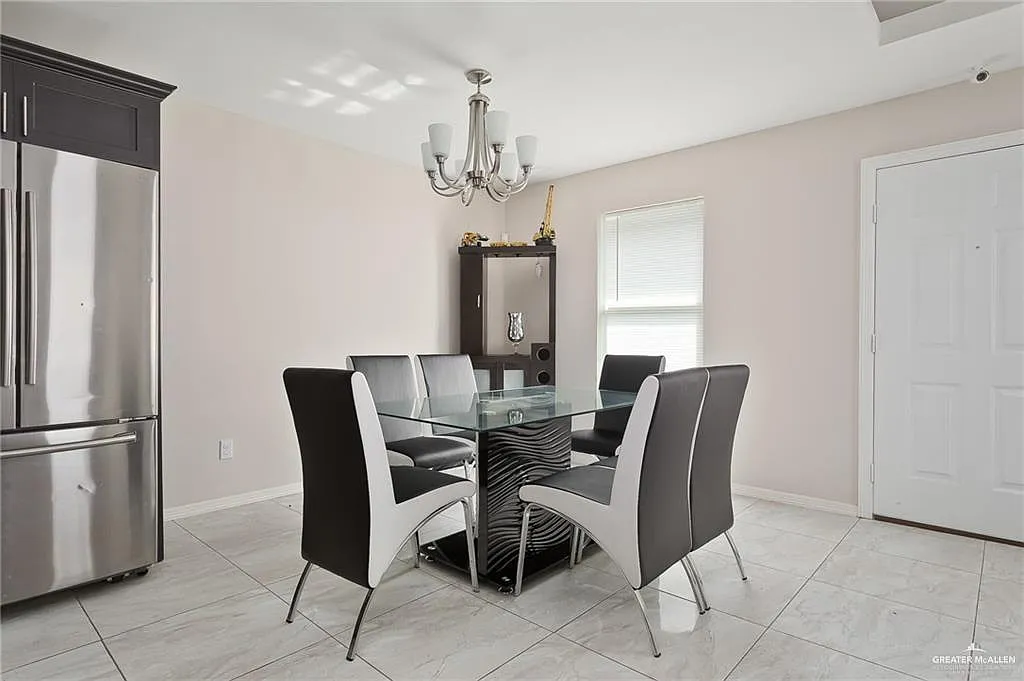 2 bed, 2.0 bath, 869 sqft, $960 — Photo 4