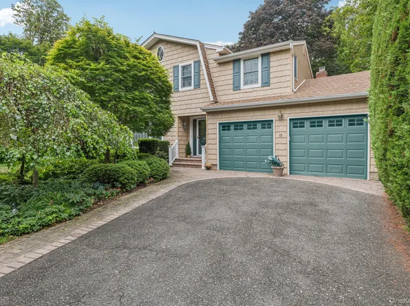 11 Maple Avenue, Northport, NY 11768