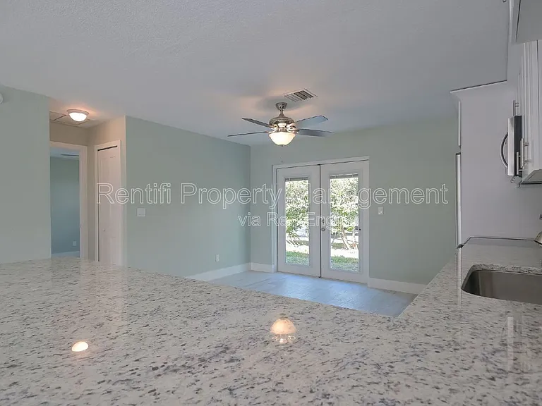 1322 Miramar St #2 — Photo 5