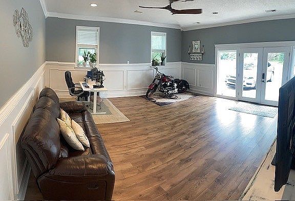 20x20 Family Room/Den