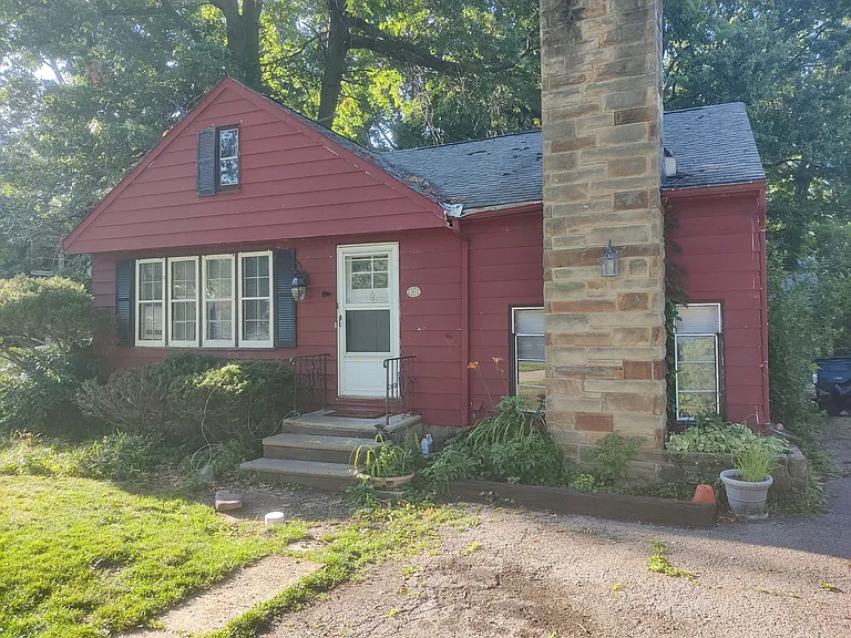 83 E Shore Blvd — Photo 22