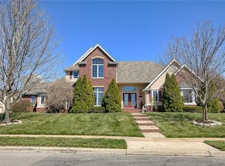 4712 Wimbledon Dr, Lawrence, KS 66047