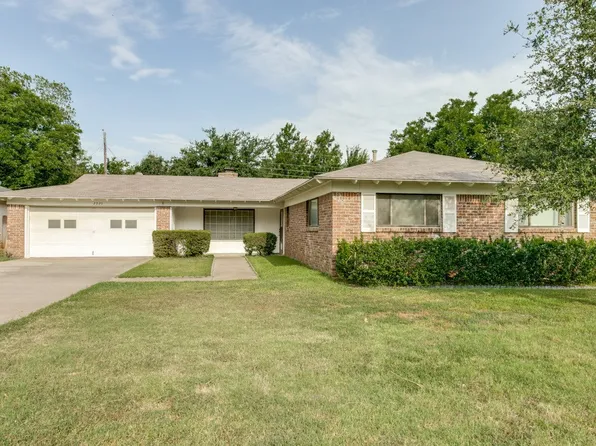 2325 Shady Grove Dr, Bedford, TX 76021