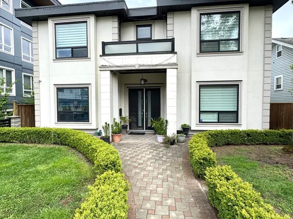 821 6th St, New Westminster, BC V3L 3C8