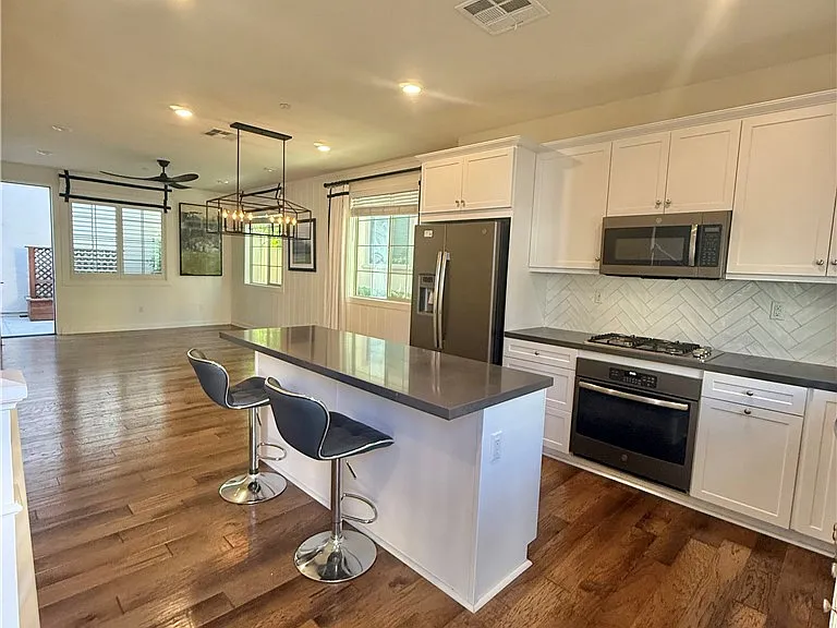 2283 Apple Ct — Photo 4