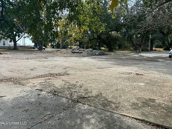 2nd image of 162 Tegarden Rd