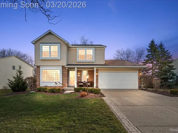 24546 Fairway Hills Dr, Novi, MI 48374