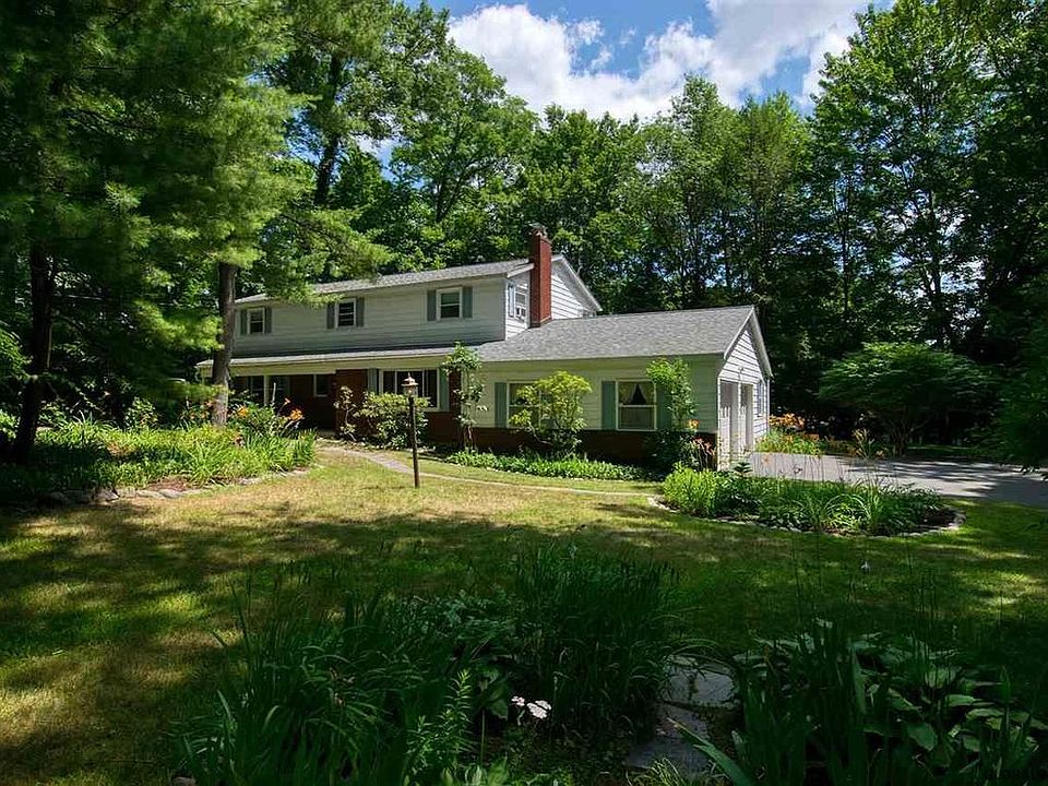 1st image of 9 Brier Ct
