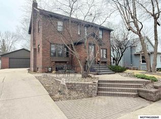 409 4th St SE, Mason City, IA 50401