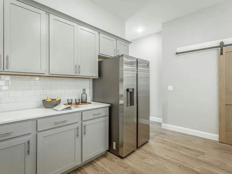 594 Strong Ave — Photo 17