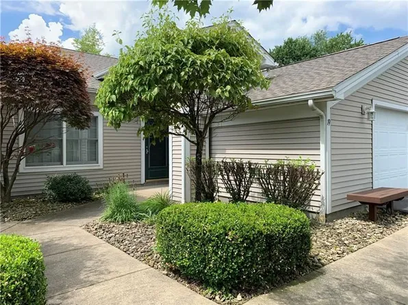19 Golfwood Dr, Hermitage, PA 16148