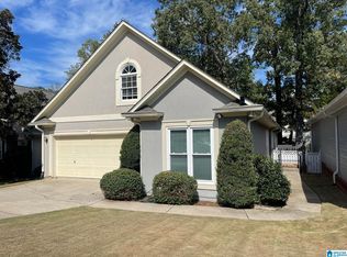 631 Village Crest Cir, Hoover, AL 35226