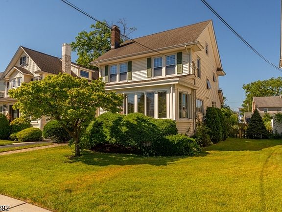 3rd image of 744 Wyoming Ave