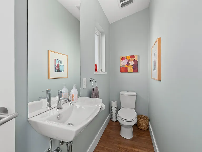 415 Esplanade Ave N — Photo 17