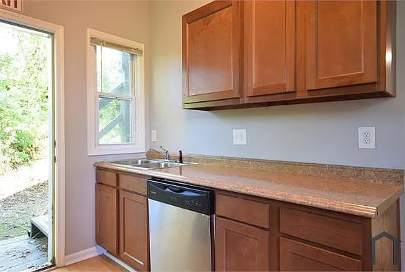 3300 Windsor Ave #1 — Photo 7