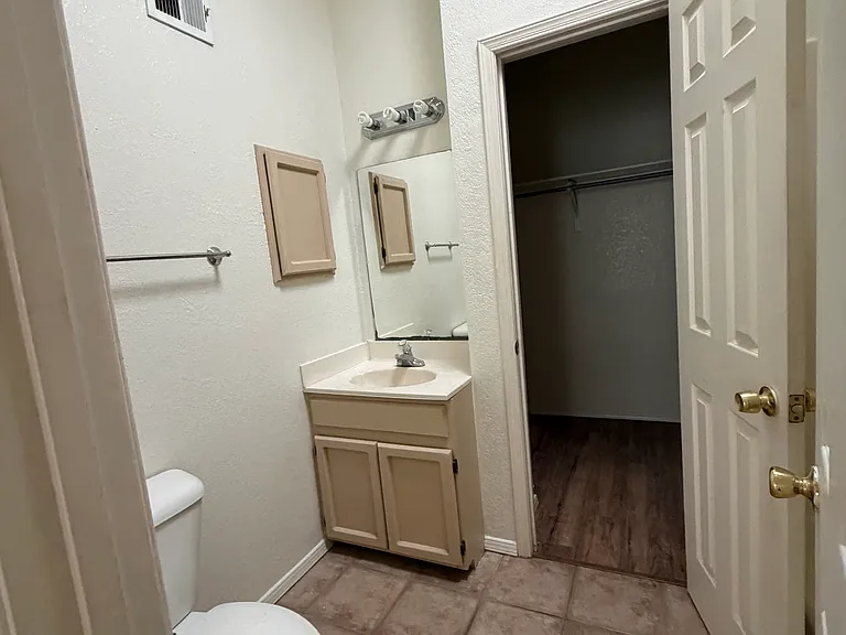 344 Bartlett Dr #E — Photo 33