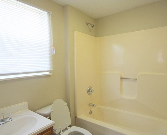 3rd image of 1135 Garfield Ave