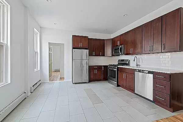 1st image of 315 Greenwood Ave #3