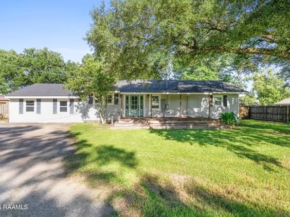109 Roxanne Dr, Youngsville, LA 70592