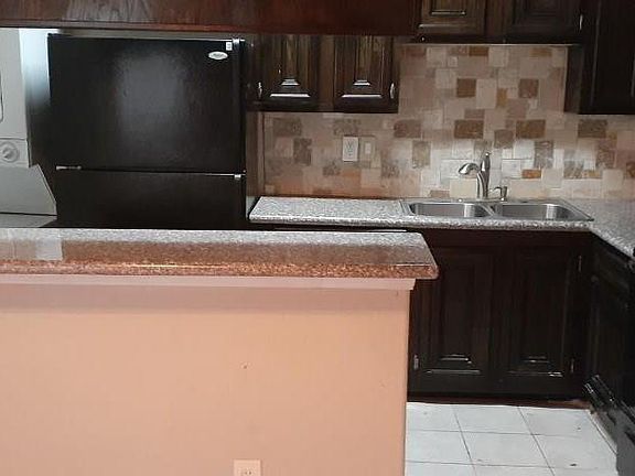 4th image of 17417 Red Oak Dr APT 111