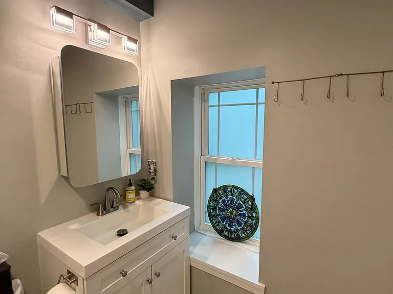 660 Morton Pl NE #4 — Photo 9