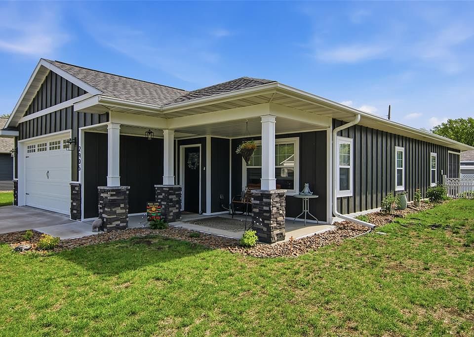 1st image of 2905 Comet Court
