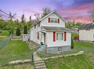 62 Main St, Daisytown, PA 15427