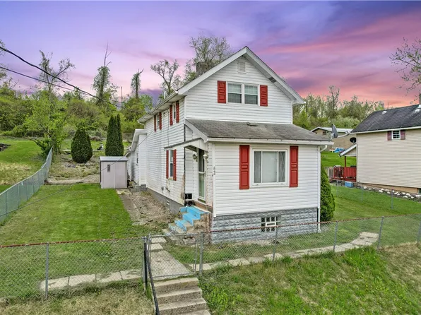 62 Main St, Daisytown, PA 15427