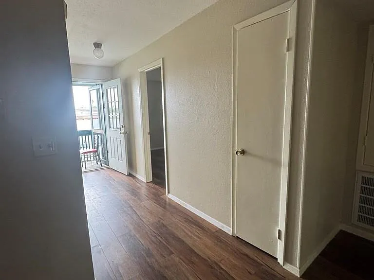 1505 N 25th St #305 — Photo 9