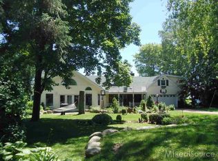 1023 S Lakeshore Rd, Carsonville, MI 48419
