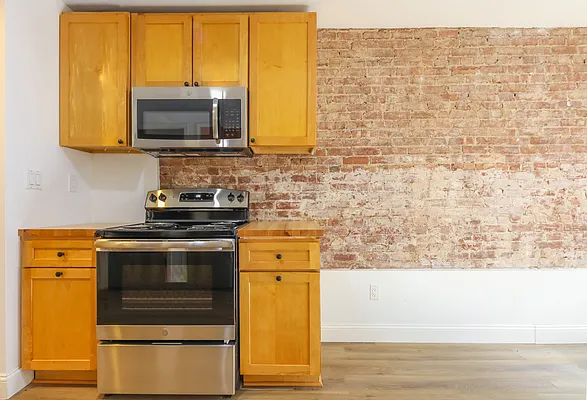 Rented by C2R Management LLC | media 2