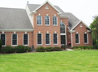 1300 Chamberlain Woods Way, Vienna, VA 22182